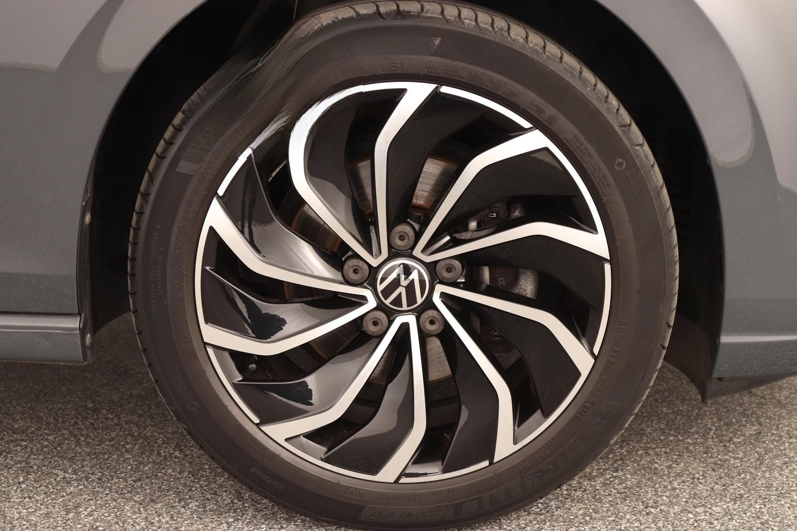 Volkswagen Golf 8 1.5 TSI Life LED VIRTUAL NAVI APP DAB+ PD foto 7