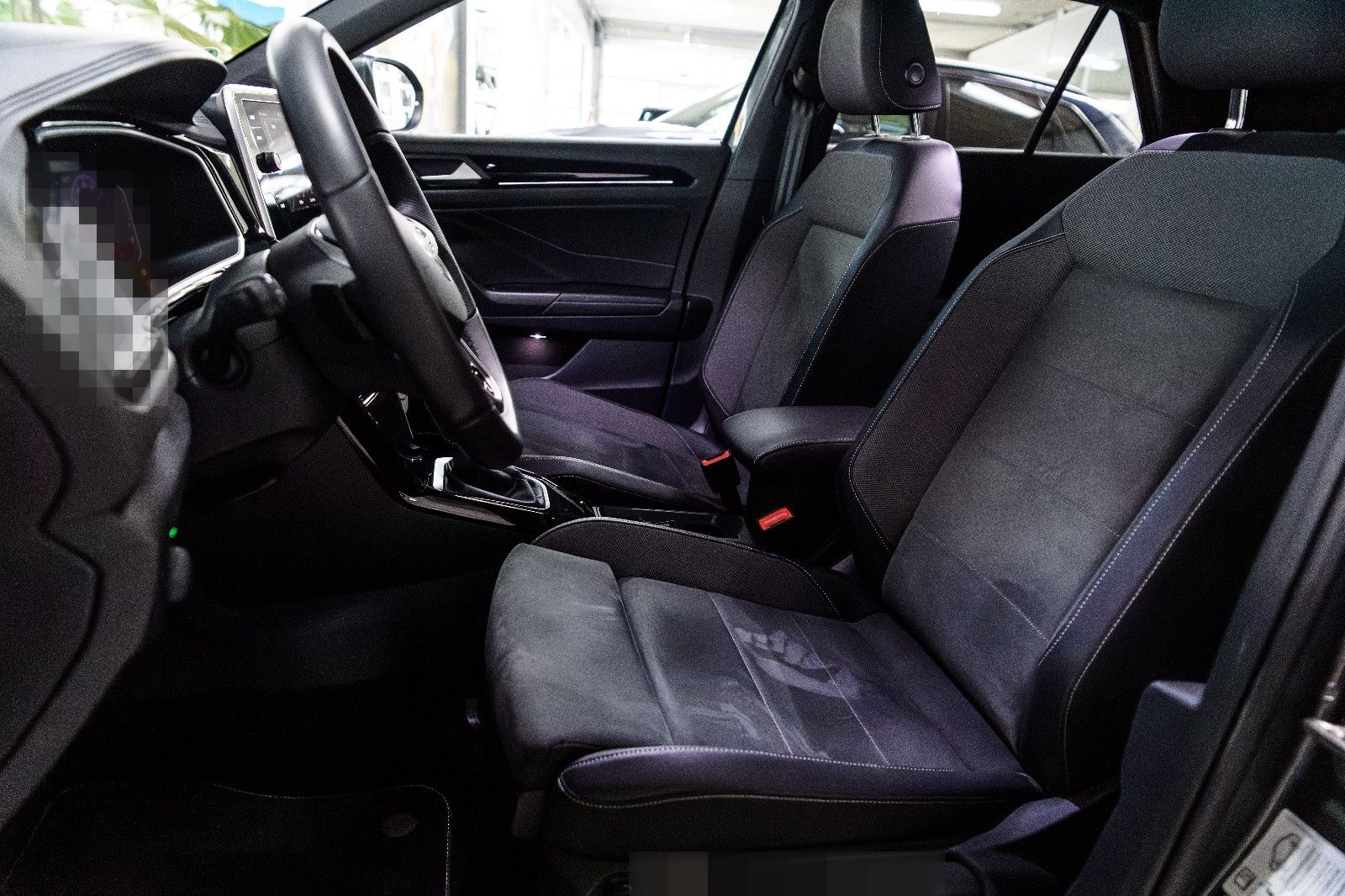 Volkswagen T-Roc R-Line+LED+AHK+NAVI+LHZ+SHZ+GJR+EL.HK foto 24