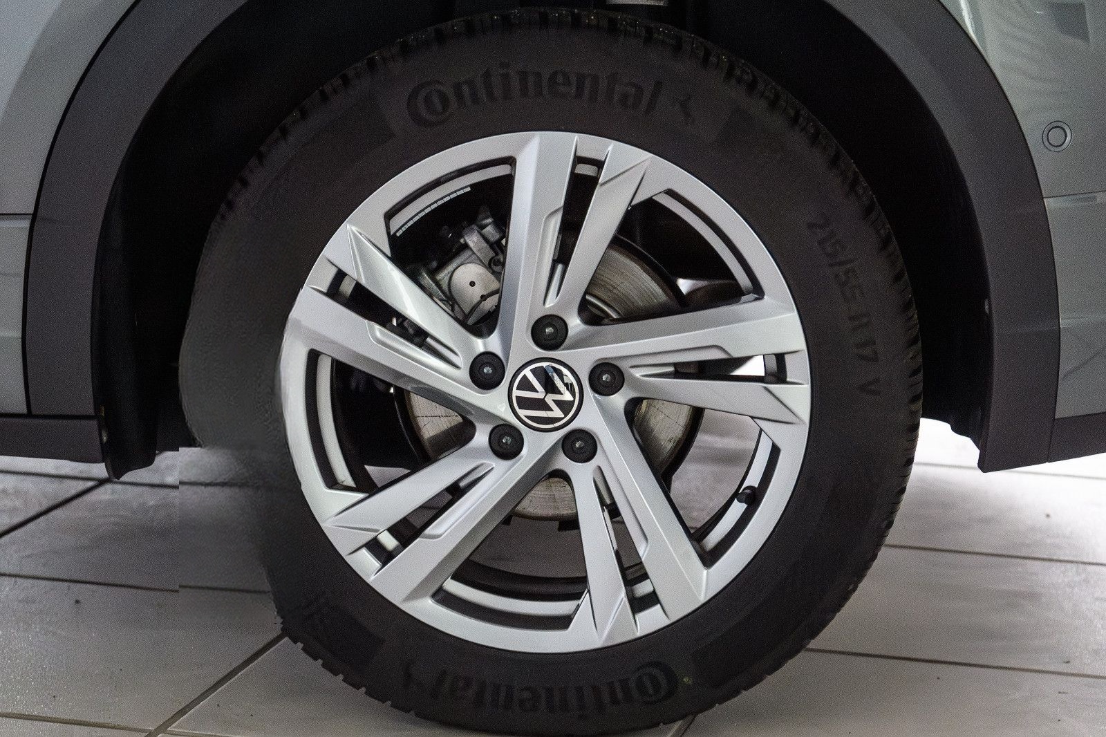Volkswagen T-Roc R-Line+LED+AHK+NAVI+LHZ+SHZ+GJR+EL.HK foto 5