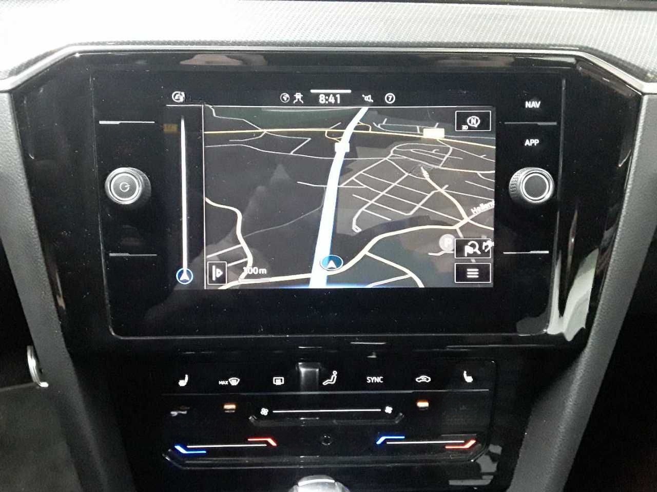 Volkswagen Passat Variant 2.0 TDI R-LINE PANO LEDER foto 14