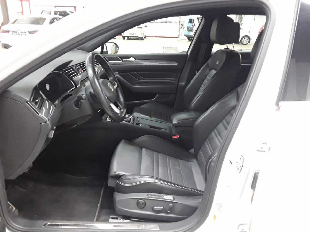 Volkswagen Passat Variant 2.0 TDI R-LINE PANO LEDER foto 3