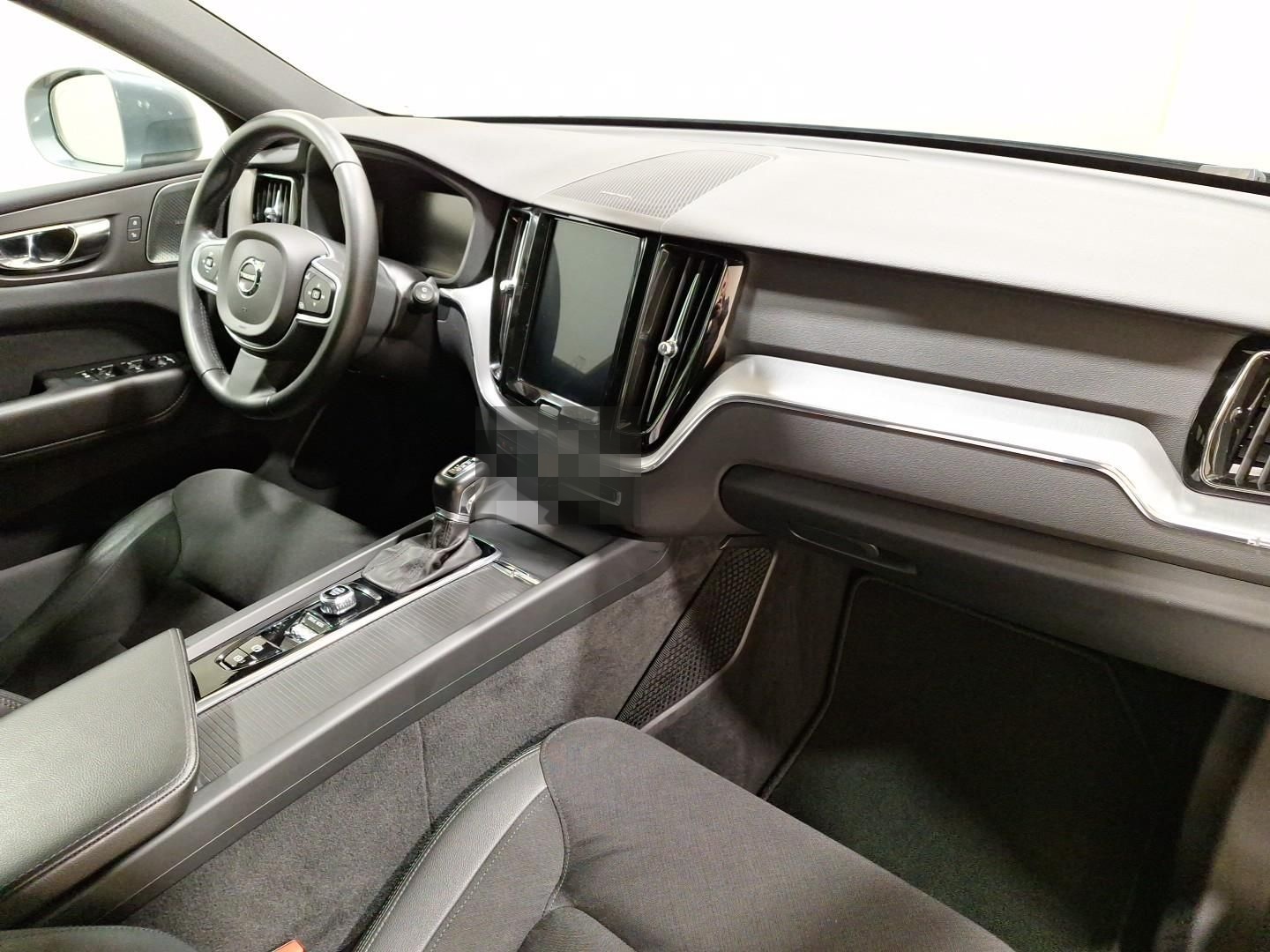 Volvo XC60 T4 2WD Momentum Pro Winter|LED|RFK|Navi foto 11