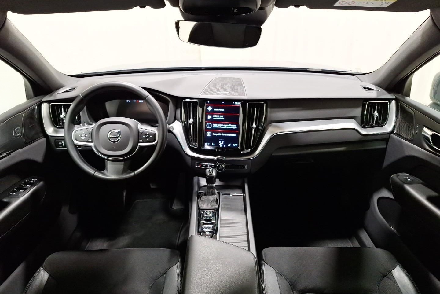 Volvo XC60 T4 2WD Momentum Pro Winter|LED|RFK|Navi foto 19