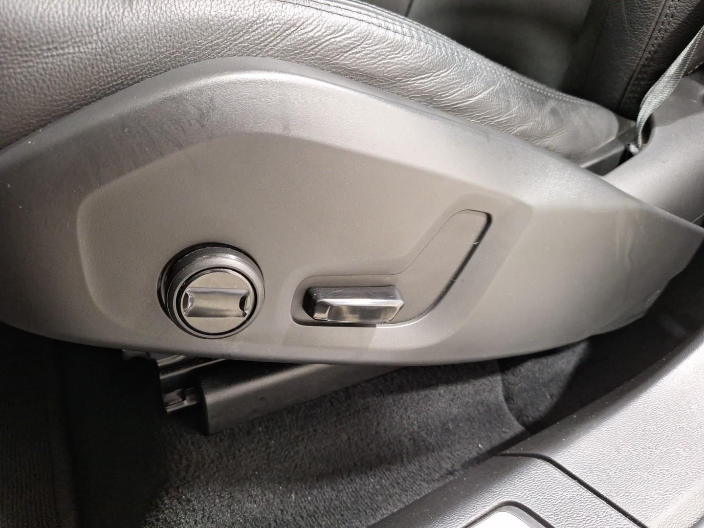 Volvo XC60 T4 2WD Momentum Pro Winter|LED|RFK|Navi foto 24