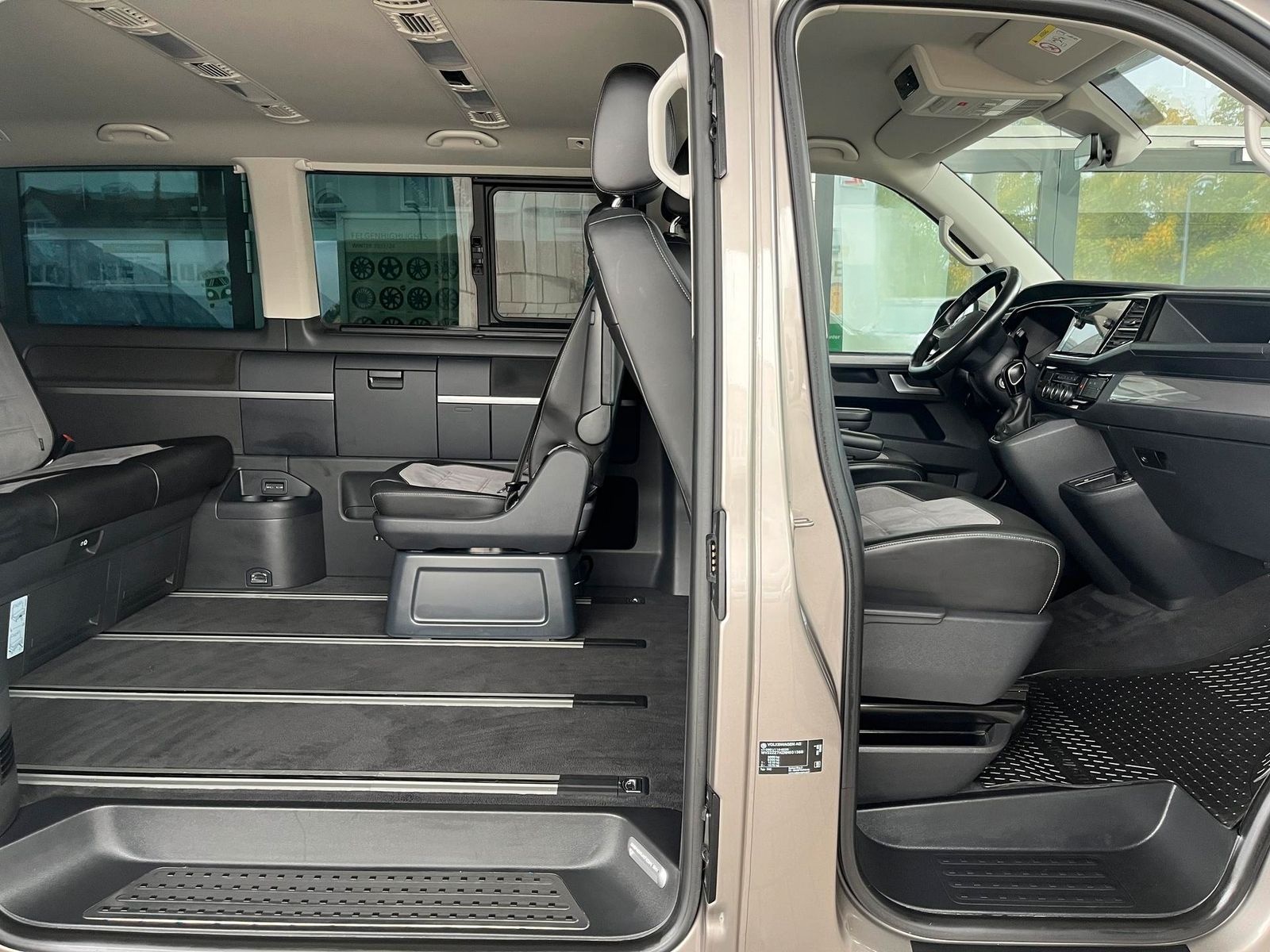 Volkswagen T6.1 Multivan, AHK, SHZ, ACC, KLIMAAUTO,NAVI,RFK foto 9