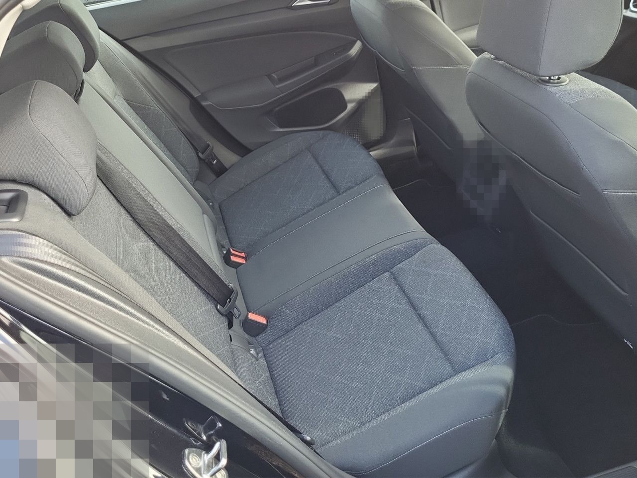 Volkswagen Golf VIII 1.5 l eTSI Life Aut. Navi Pro SHZ foto 10