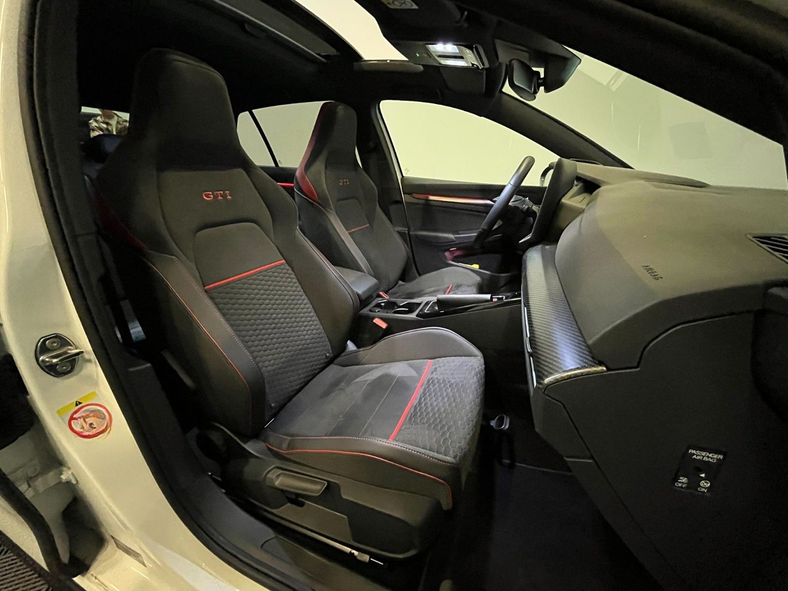 Volkswagen Golf VIII GTI Clubsport *Pano-Alcantara- foto 15