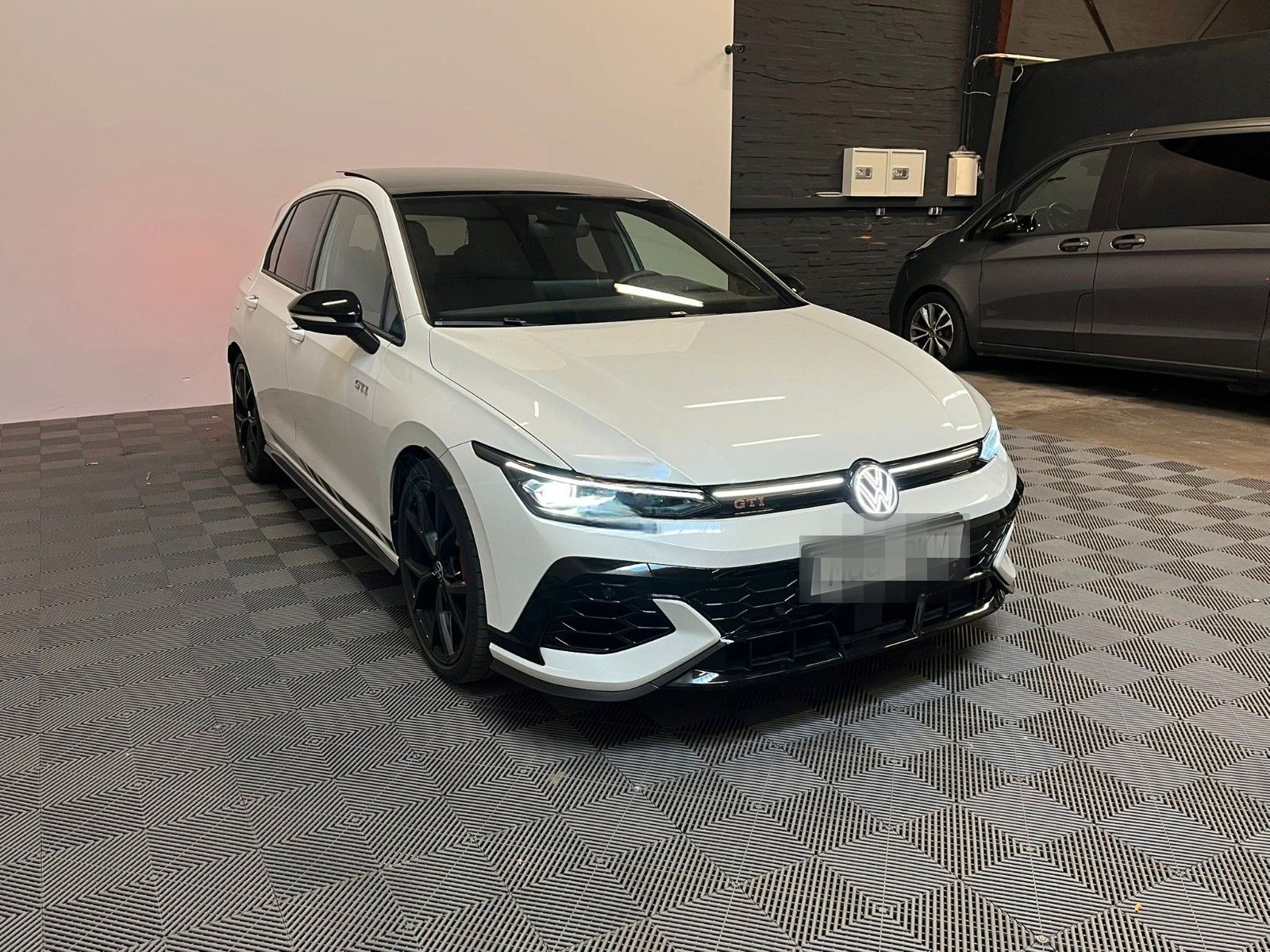 Volkswagen Golf VIII GTI Clubsport *Pano-Alcantara- foto 3