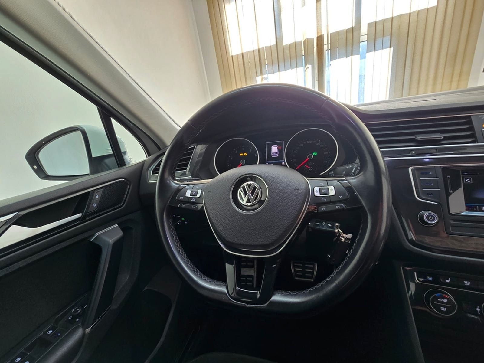 Volkswagen Tiguan 2.0 TSI 4Motion Highline LED ACC AHK 19" foto 10