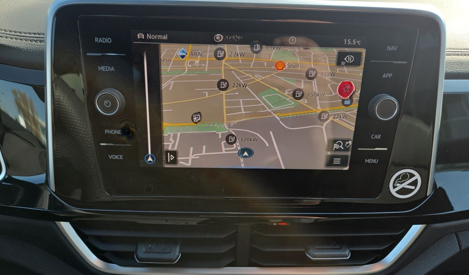 Volkswagen T-Roc R-Line 1.5 TSI DSG, AHK/KAM/NAVI/SHZ foto 17