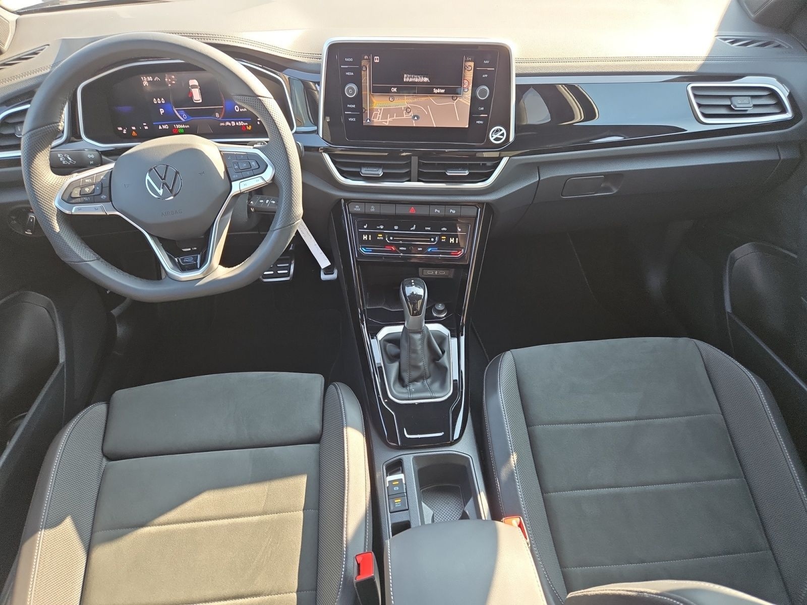 Volkswagen T-Roc R-Line 1.5 TSI DSG, AHK/KAM/NAVI/SHZ foto 8