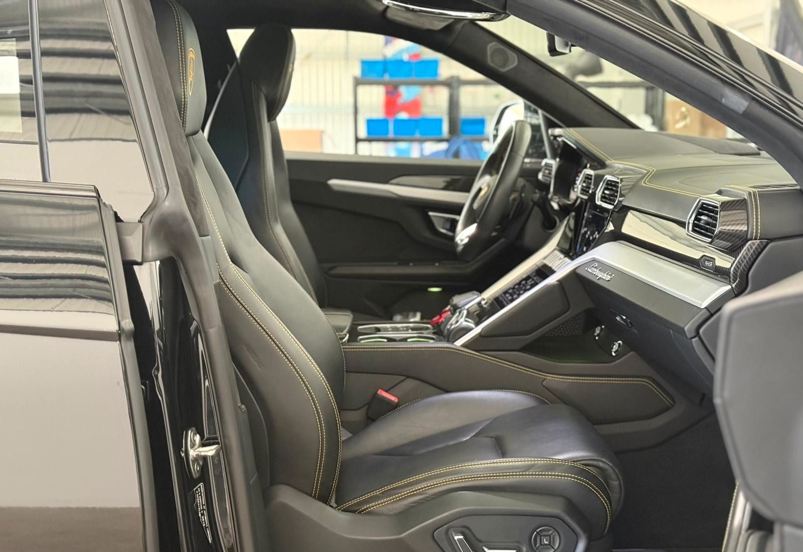 Lamborghini Urus 4,0 V8 ACC Pano 360° HUD B&O Massage Luft foto 17