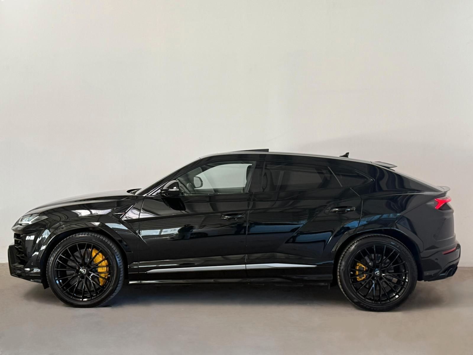 Lamborghini Urus 4,0 V8 ACC Pano 360° HUD B&O Massage Luft foto 6
