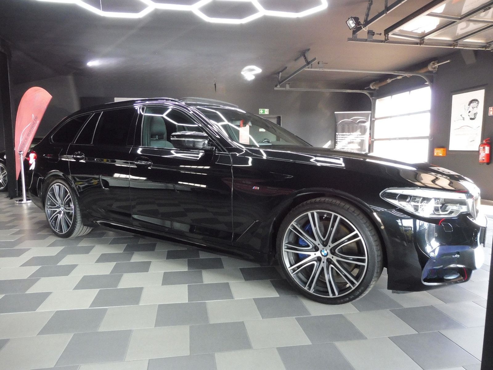 BMW 540d xDrive M Sport Entertain/HUD/Kam/Pano/AHK foto 4