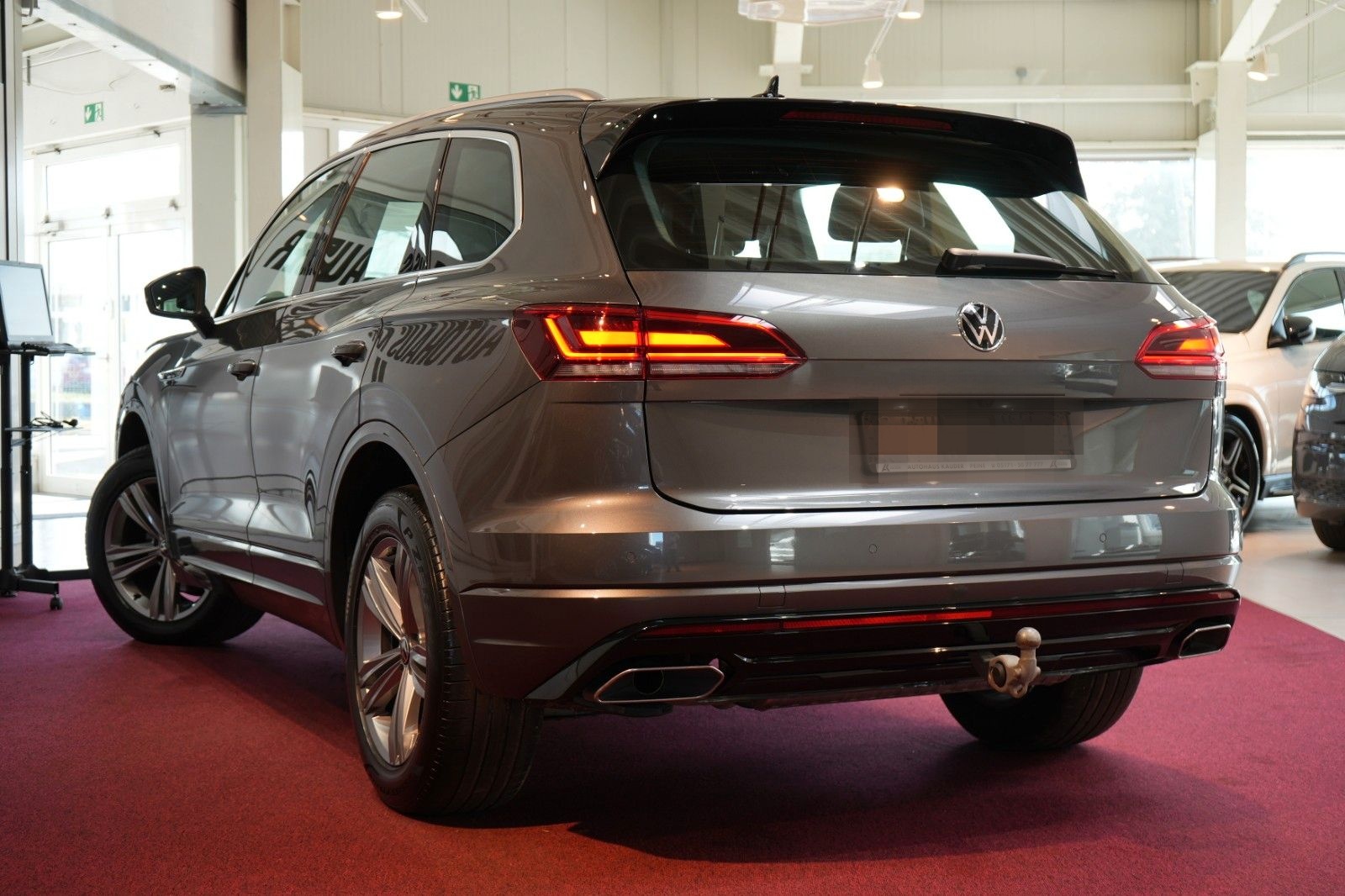 Volkswagen Touareg 3.0 V6 TDI 4Motion R-Line *LED*Navi*AHK foto 2