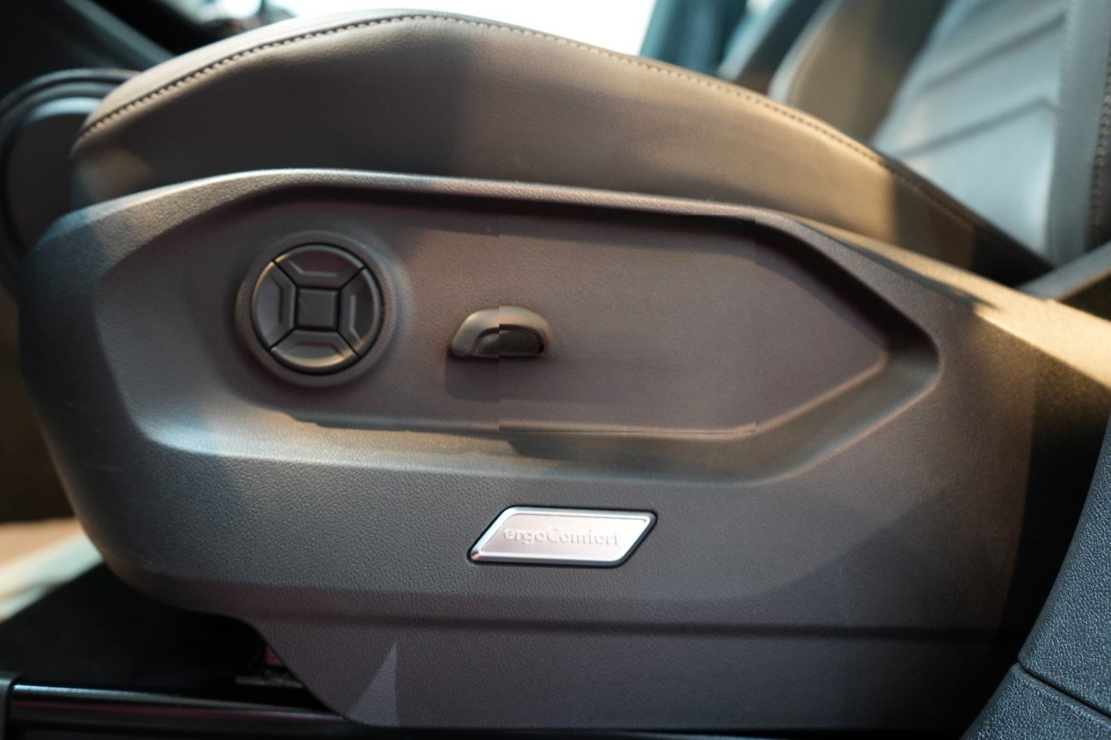 Volkswagen Touareg 3.0 V6 TDI 4Motion R-Line *LED*Navi*AHK foto 15