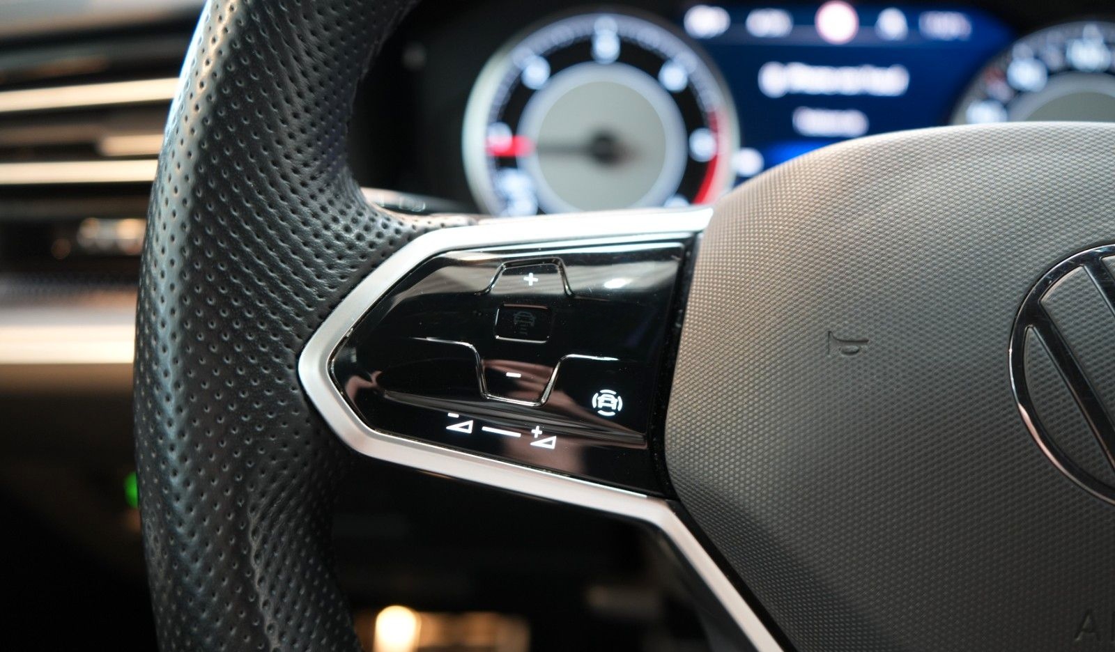 Volkswagen Touareg 3.0 V6 TDI 4Motion R-Line *LED*Navi*AHK foto 24