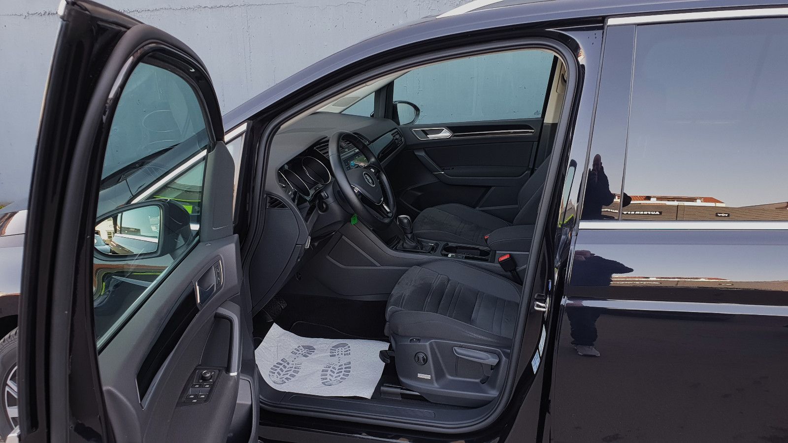 Volkswagen Touran 2.0TDI DSG Highline 7 Sitze*Pano/Navi/AHK foto 6
