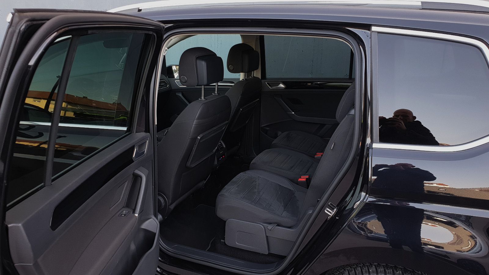Volkswagen Touran 2.0TDI DSG Highline 7 Sitze*Pano/Navi/AHK foto 9