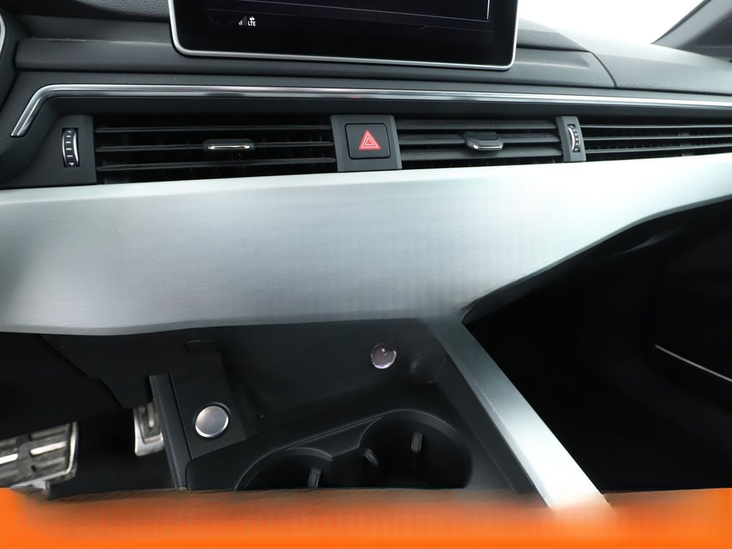 Audi A4 2.0 TFSI Sport ultra Aut.*NAVI*PDC*SHZ*TEMPO* foto 22