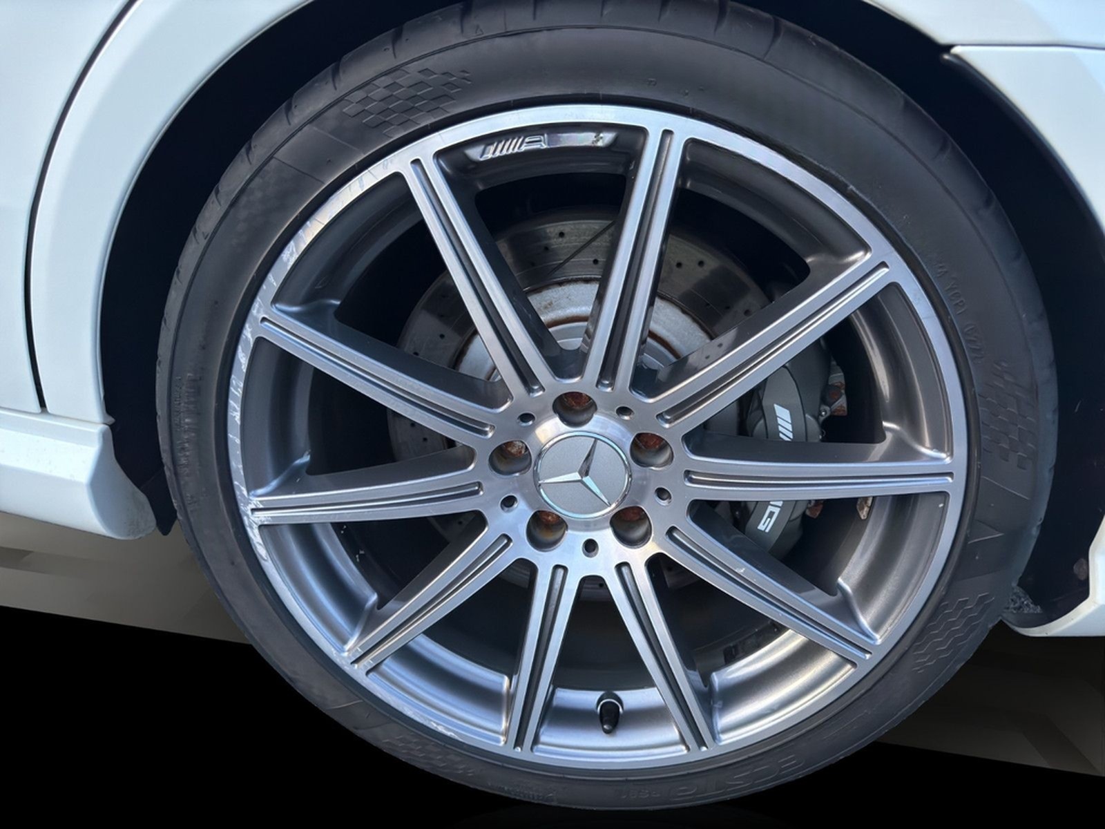 Mercedes-Benz E 63 AMG 6.3 V8 SAUGER! PANO/CAM/KEY/HK7 foto 16