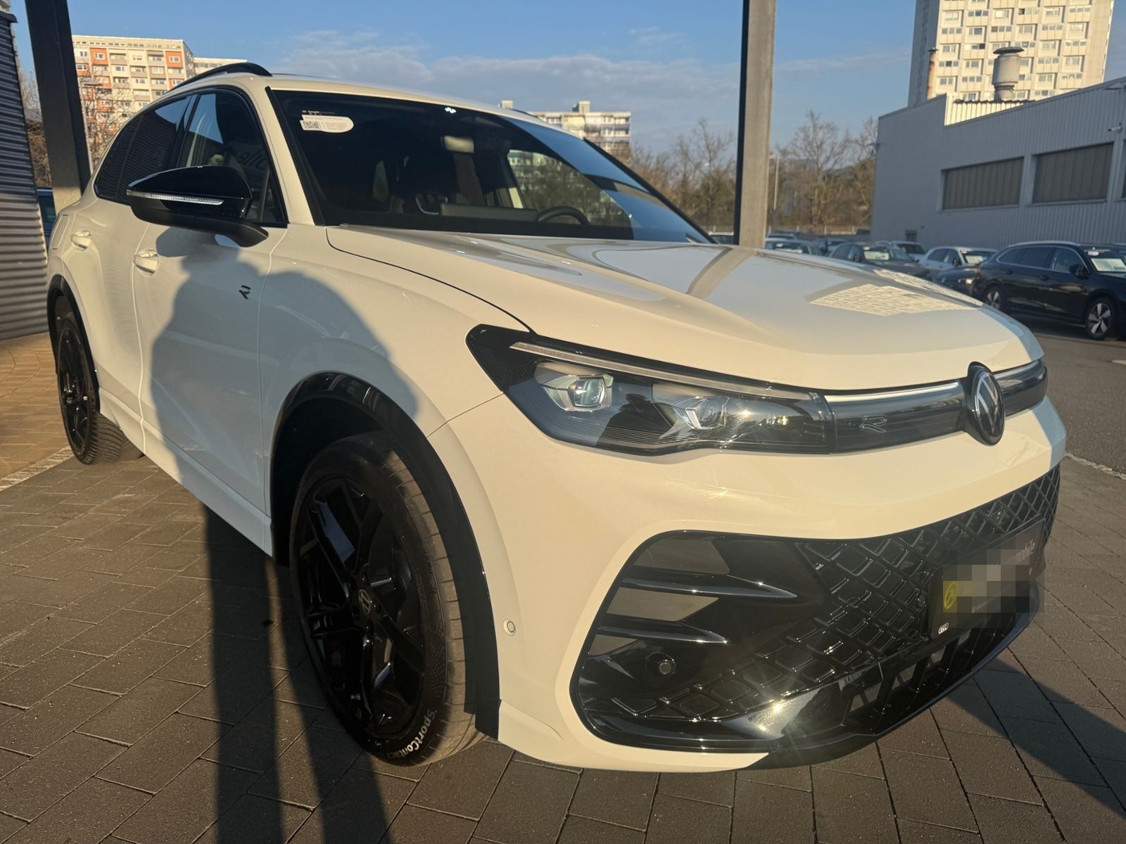 Volkswagen Tiguan III 2.0 TSI DSG 4M R-Line Black Style 20" foto 3