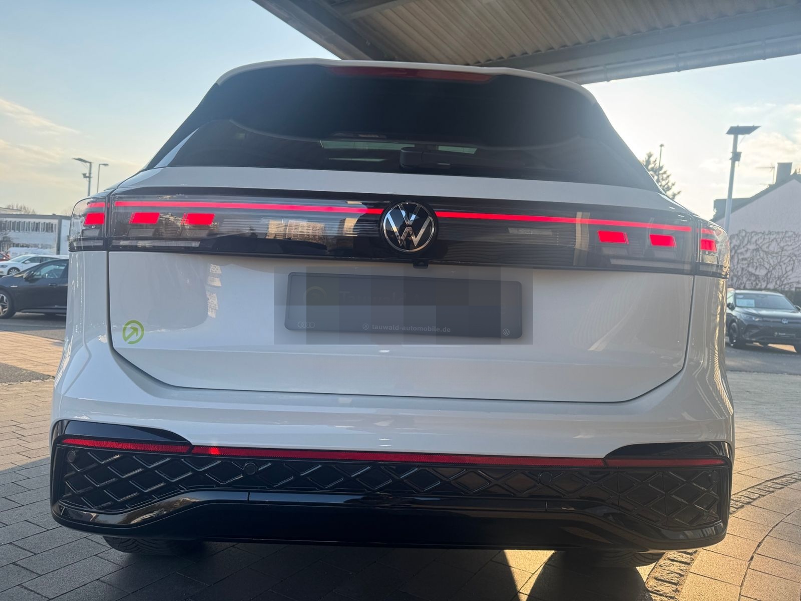 Volkswagen Tiguan III 2.0 TSI DSG 4M R-Line Black Style 20" foto 6