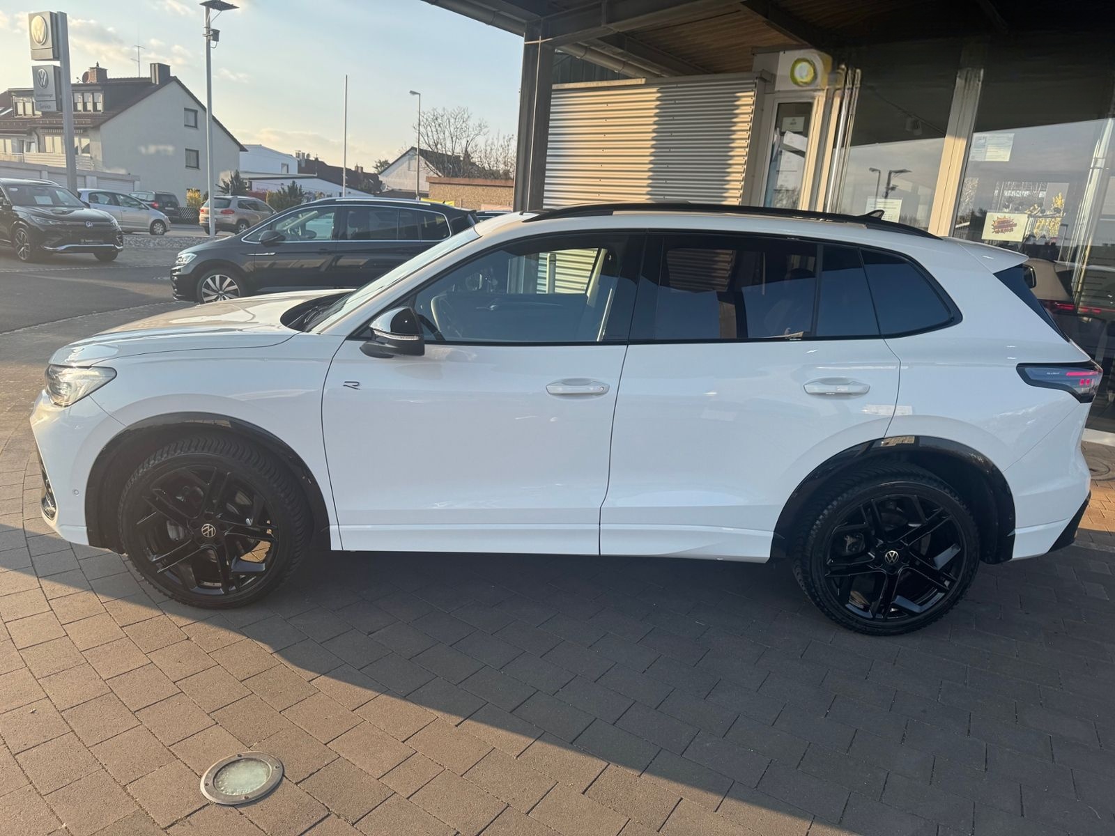 Volkswagen Tiguan III 2.0 TSI DSG 4M R-Line Black Style 20" foto 10