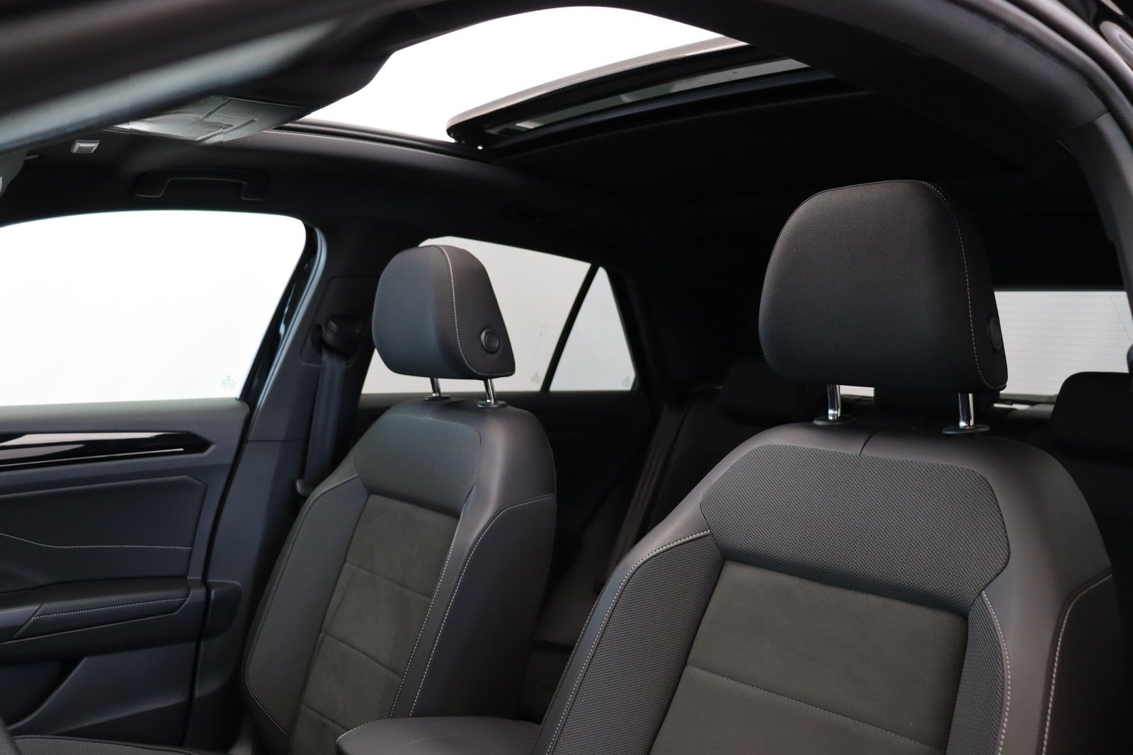 Volkswagen T-Roc 2.0 R-LINE+4M+PANO+MATRIX+RFK+ACC+19ZOLL foto 5
