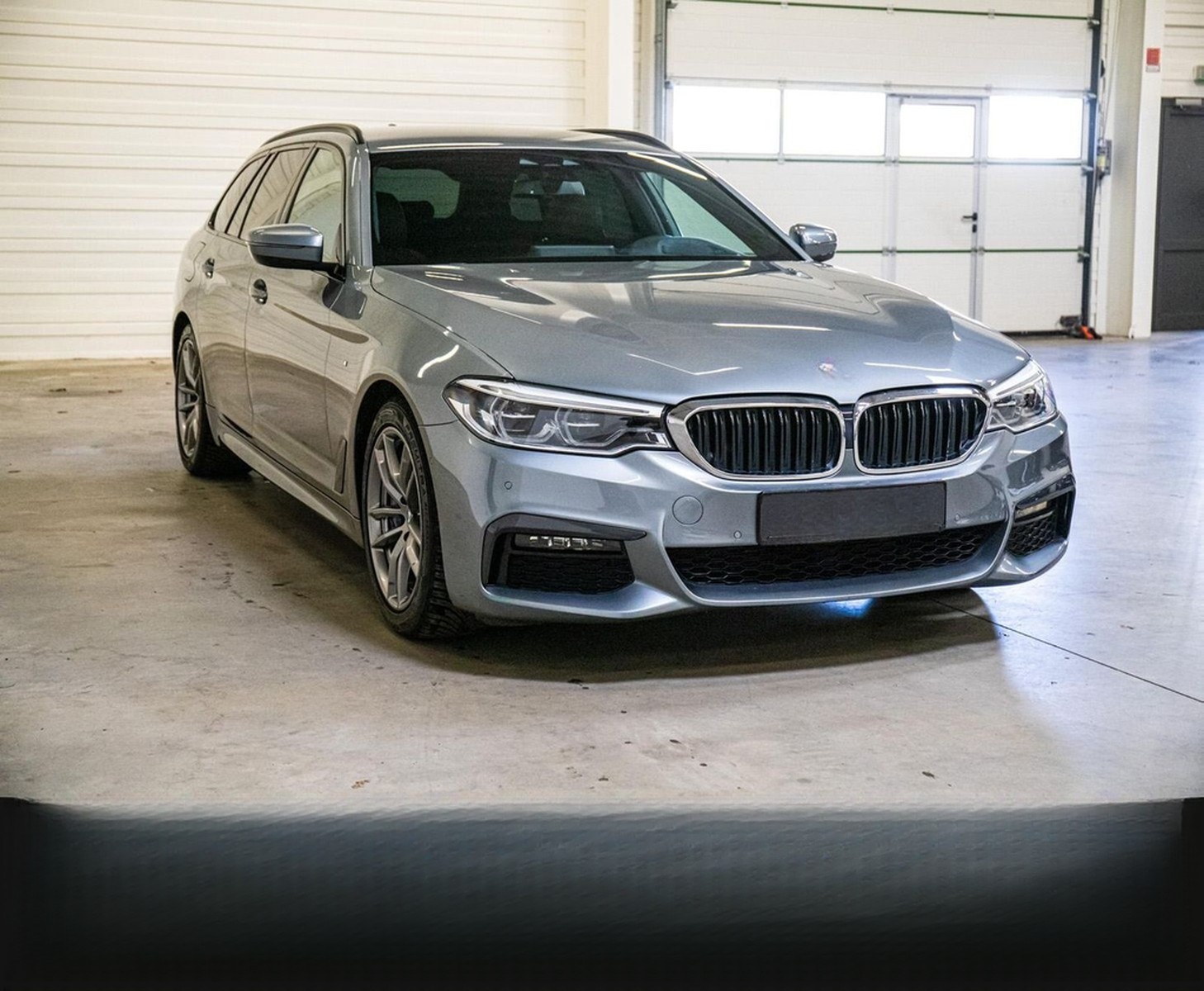BMW 540d Touring xDrive M-Sport HEAD-UP KAMERA LED foto 3