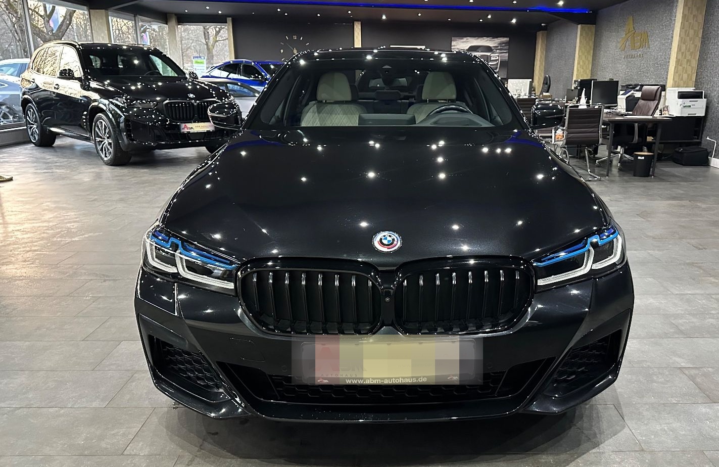 BMW 530 i M Sport / Soft-Close / LASER / H&K / 1HAND foto 2