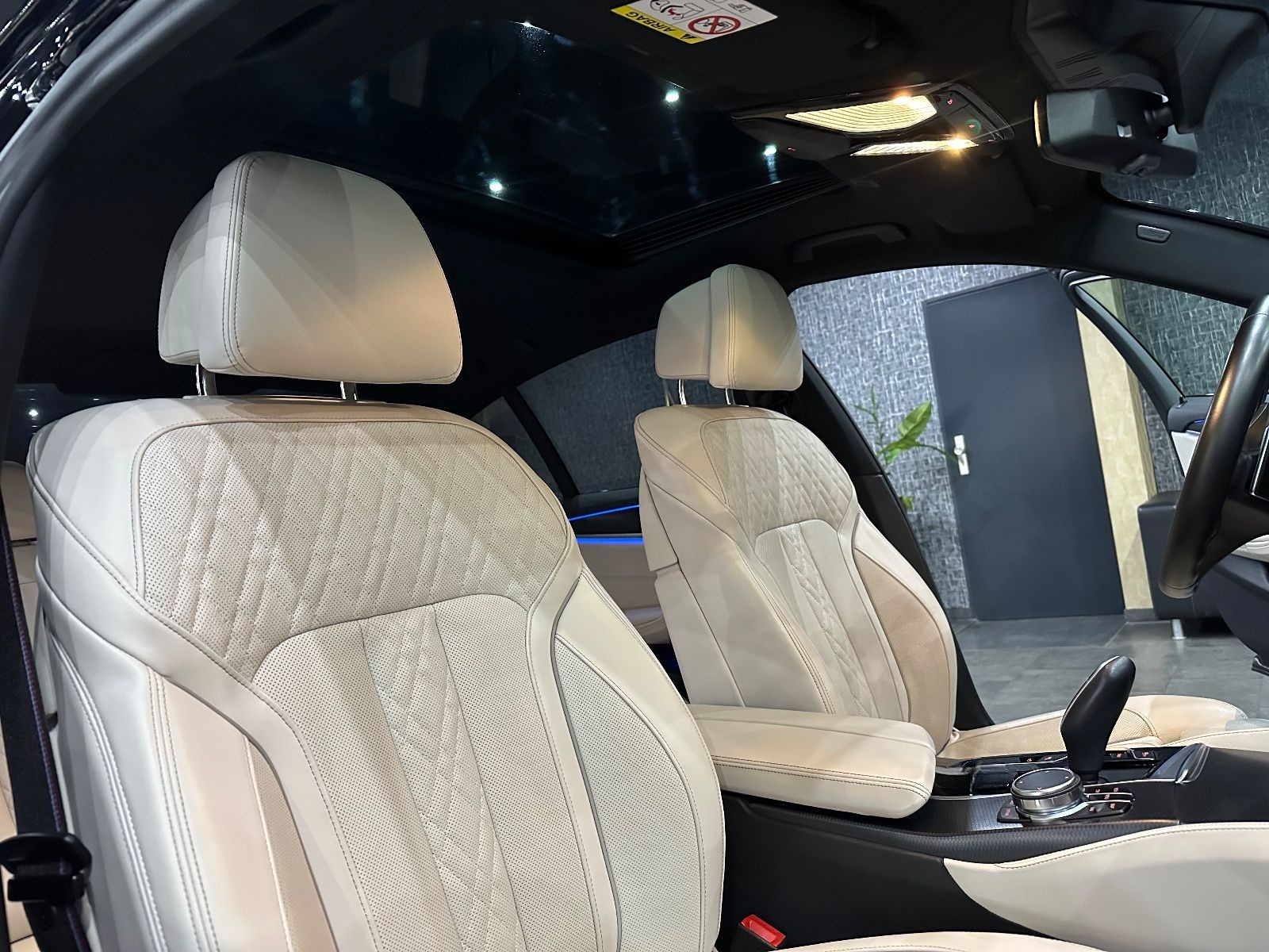BMW 530 i M Sport / Soft-Close / LASER / H&K / 1HAND foto 12