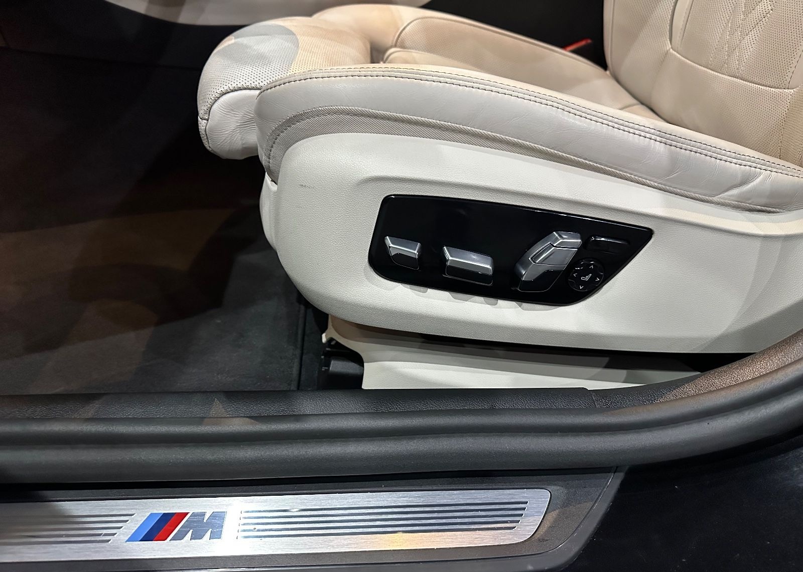 BMW 530 i M Sport / Soft-Close / LASER / H&K / 1HAND foto 17
