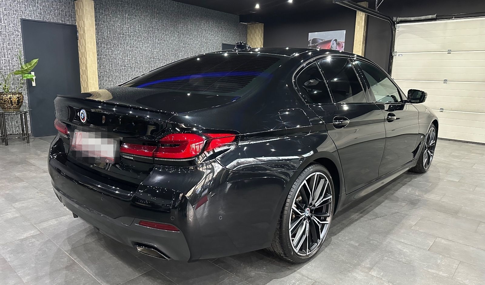 BMW 530 i M Sport / Soft-Close / LASER / H&K / 1HAND foto 4
