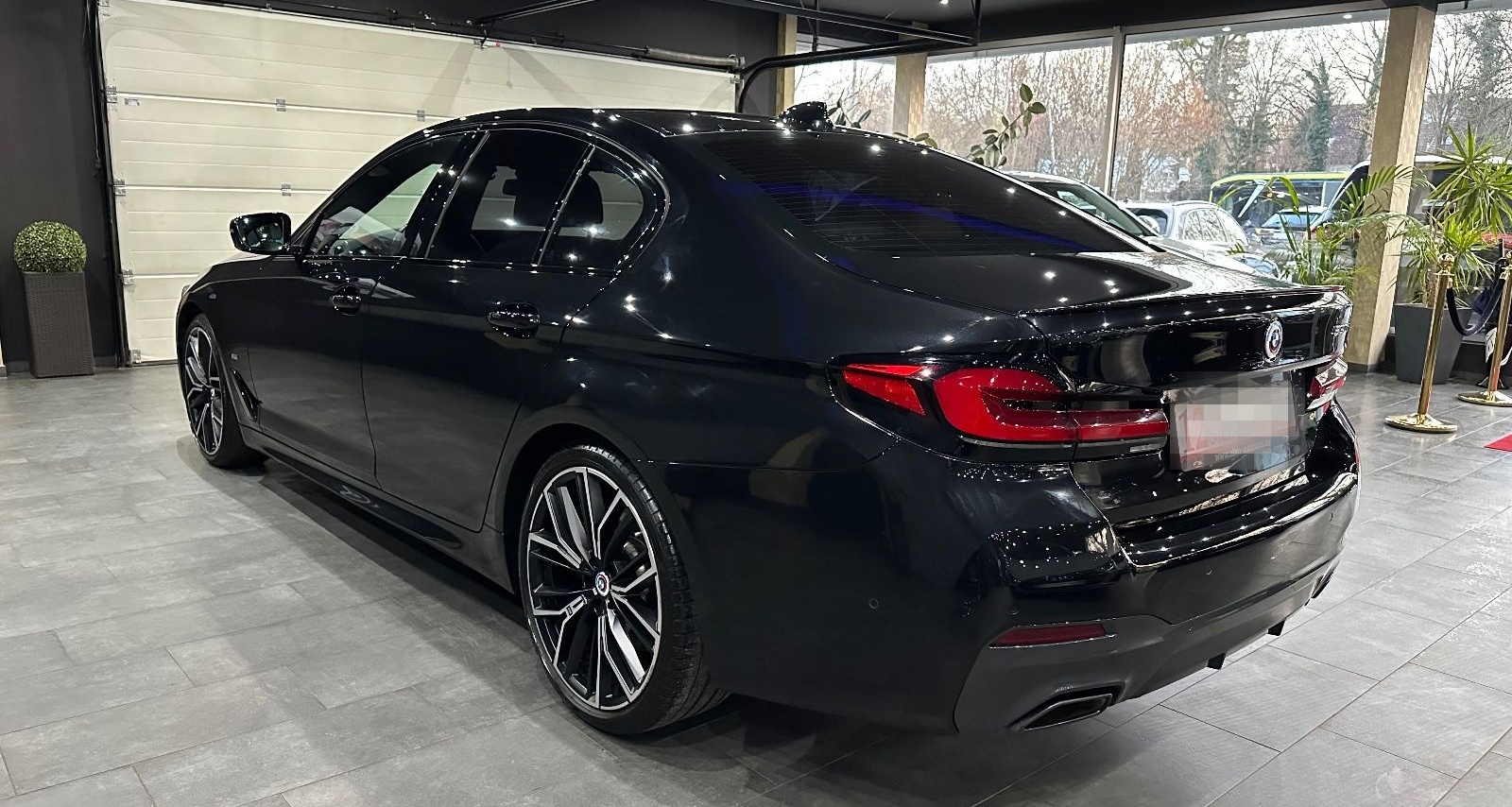 BMW 530 i M Sport / Soft-Close / LASER / H&K / 1HAND foto 6