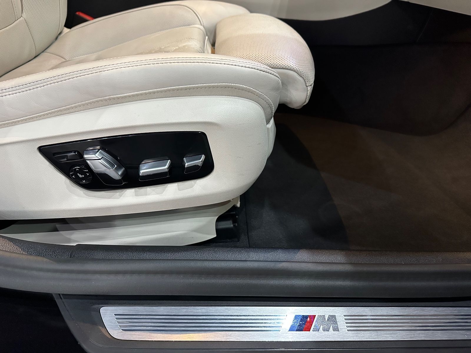 BMW 530 i M Sport / Soft-Close / LASER / H&K / 1HAND foto 8