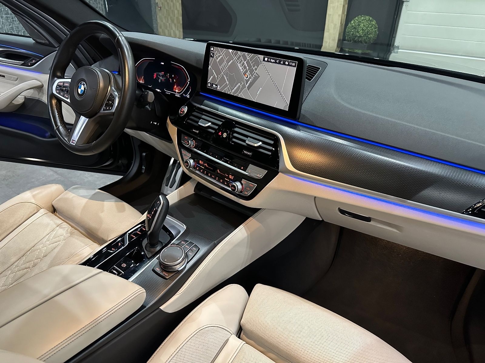 BMW 530 i M Sport / Soft-Close / LASER / H&K / 1HAND foto 10