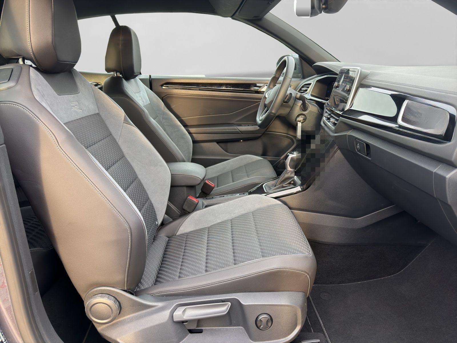 Volkswagen T-Roc Cabriolet 1.5 TSI DSG R-LINE NAVI VIRTUAL foto 4