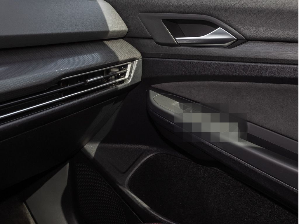 Volkswagen Golf VIII GTI Clubsport 2,0 l TSI DSG MATRIX-LED foto 17