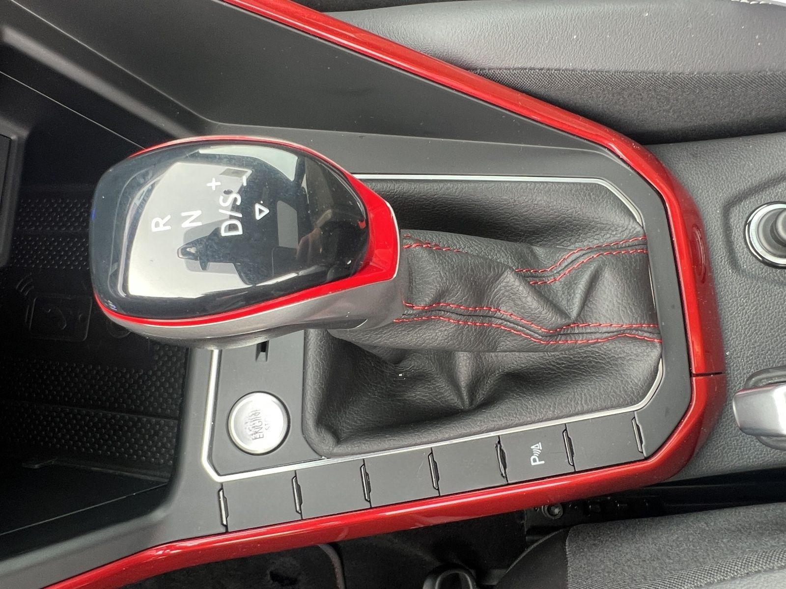 Volkswagen Polo GTI 2.0 TSI DSG LM18 PANO NAVI-PRO BEATS KA foto 11