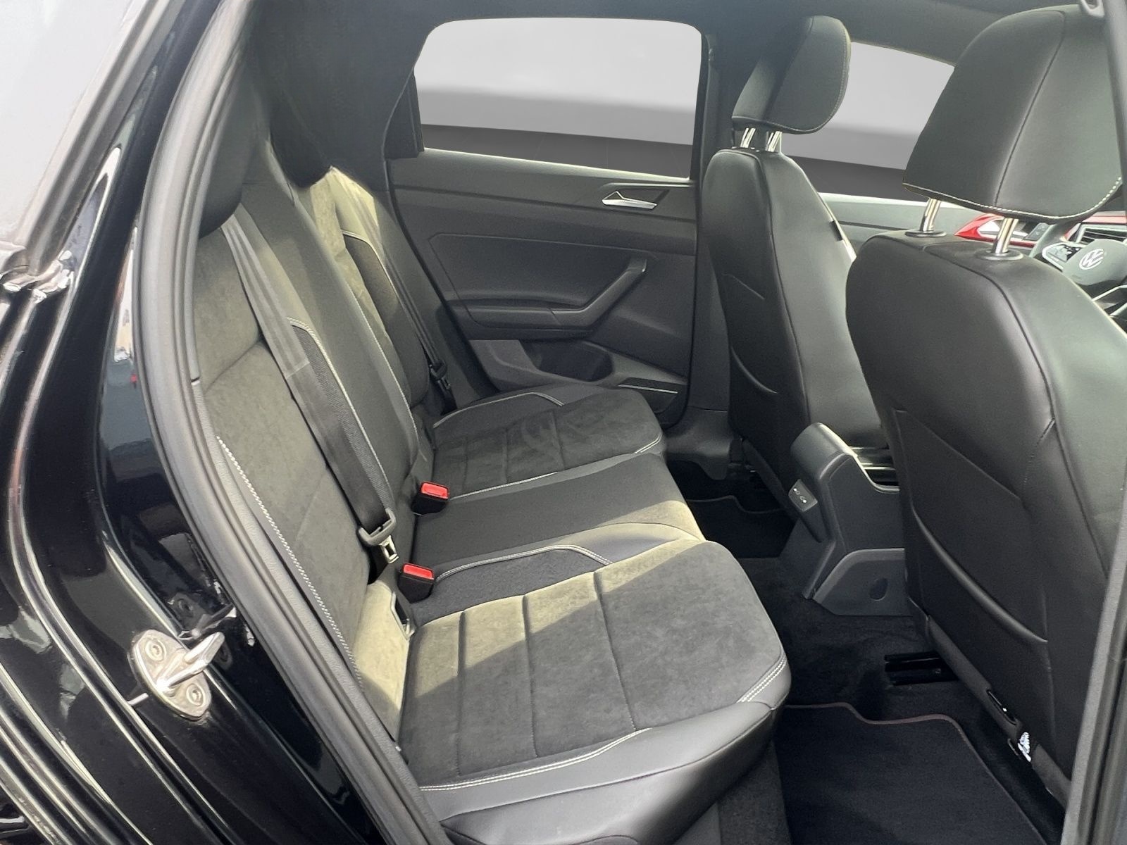 Volkswagen Polo GTI 2.0 TSI DSG LM18 PANO NAVI-PRO BEATS KA foto 6