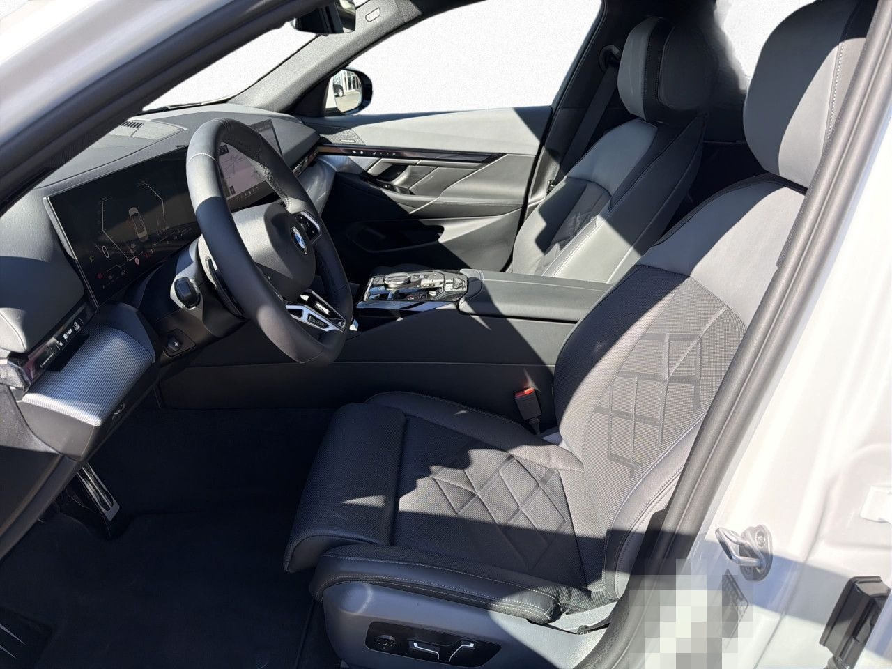 BMW 520d xDr Lim M SPORT AdLED,AHK,360,HUD,H/K,DAPro foto 11