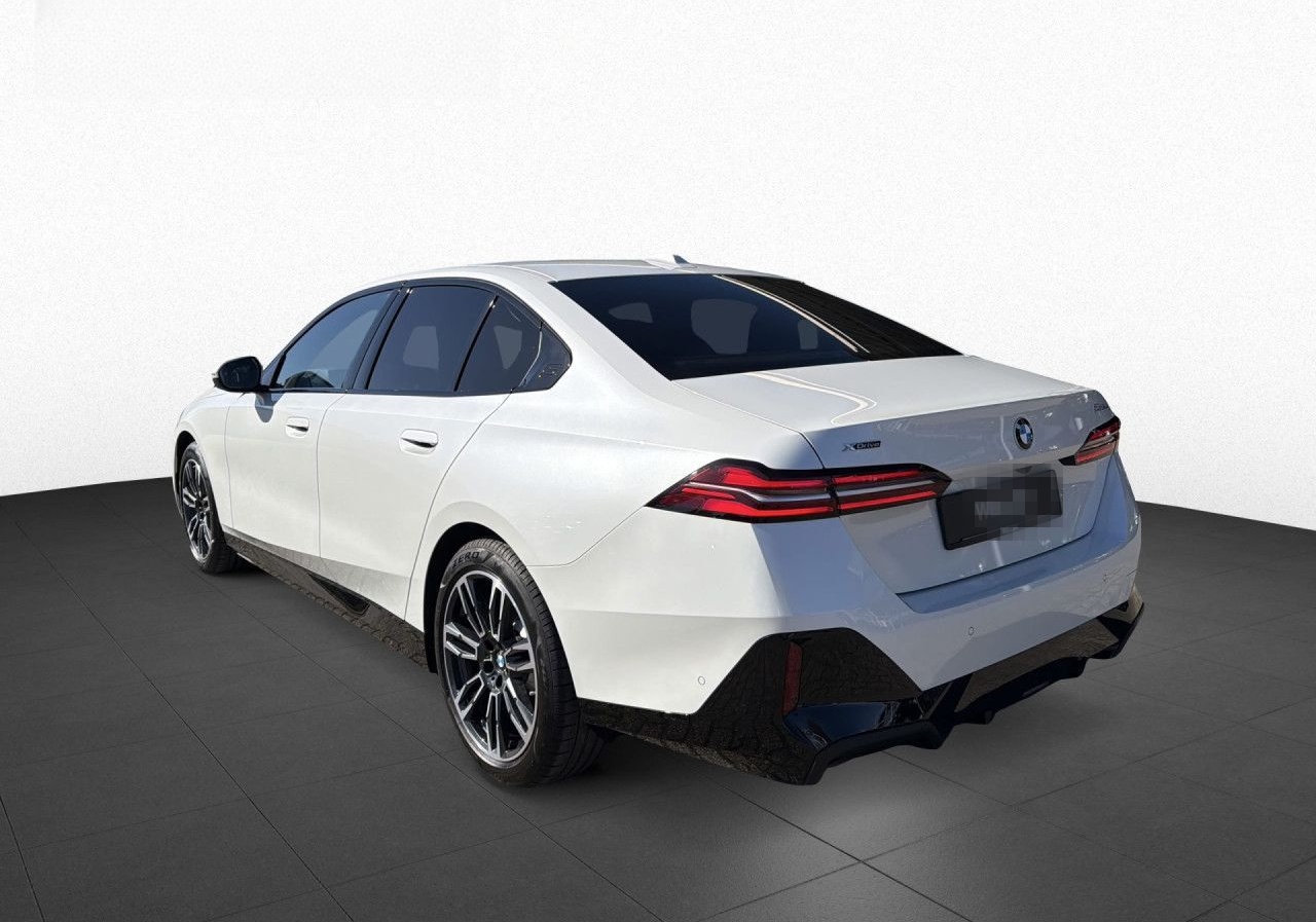 BMW 520d xDr Lim M SPORT AdLED,AHK,360,HUD,H/K,DAPro foto 6