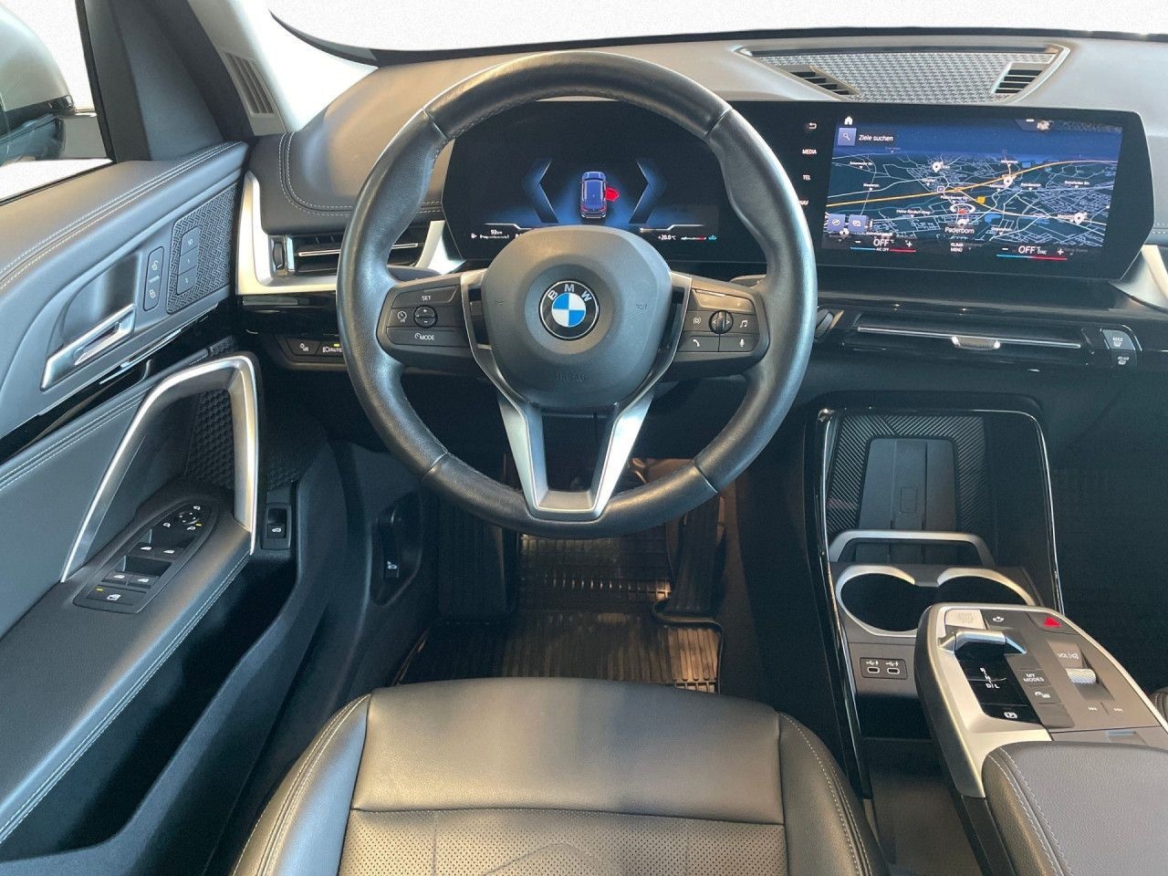 BMW X1 sDrive18iA xLine - 18"LM,DAPlus,Memory,AHK foto 12