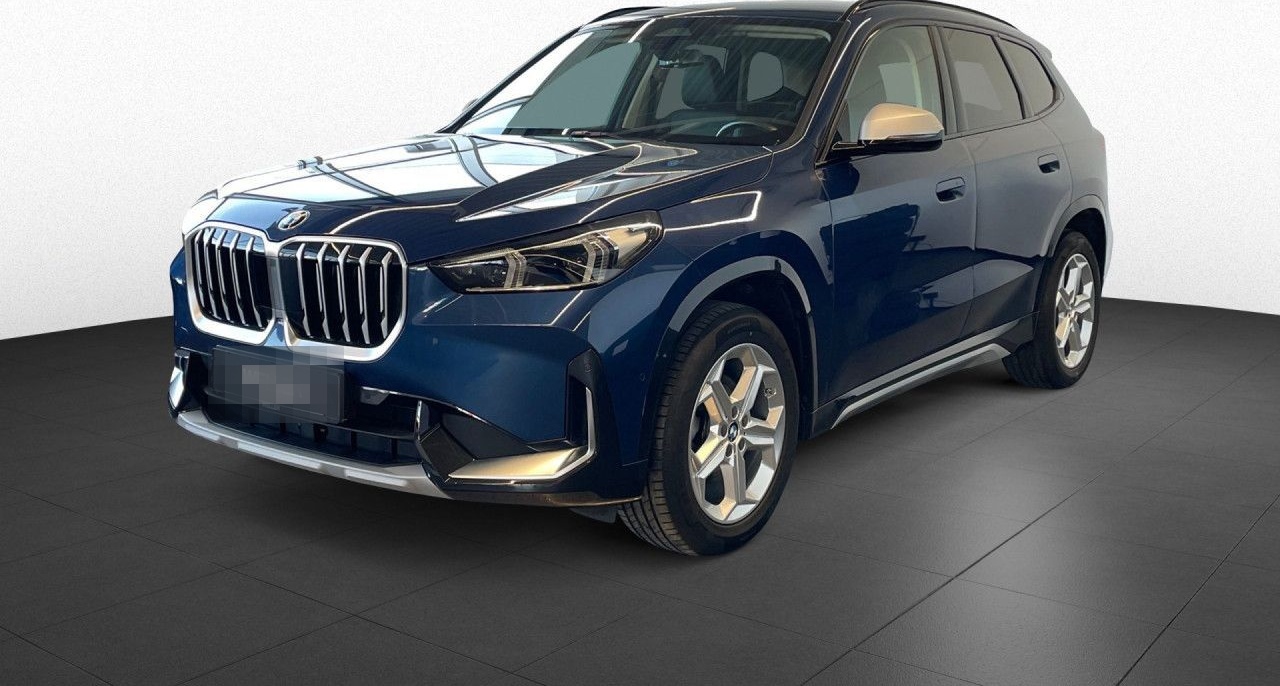 BMW X1 sDrive18iA xLine - 18"LM,DAPlus,Memory,AHK foto 3