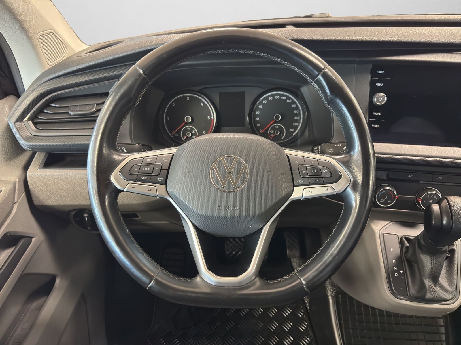 Volkswagen T6.1 Transporter Kasten 2.0 TDI DSG NAVI LED AHK foto 9