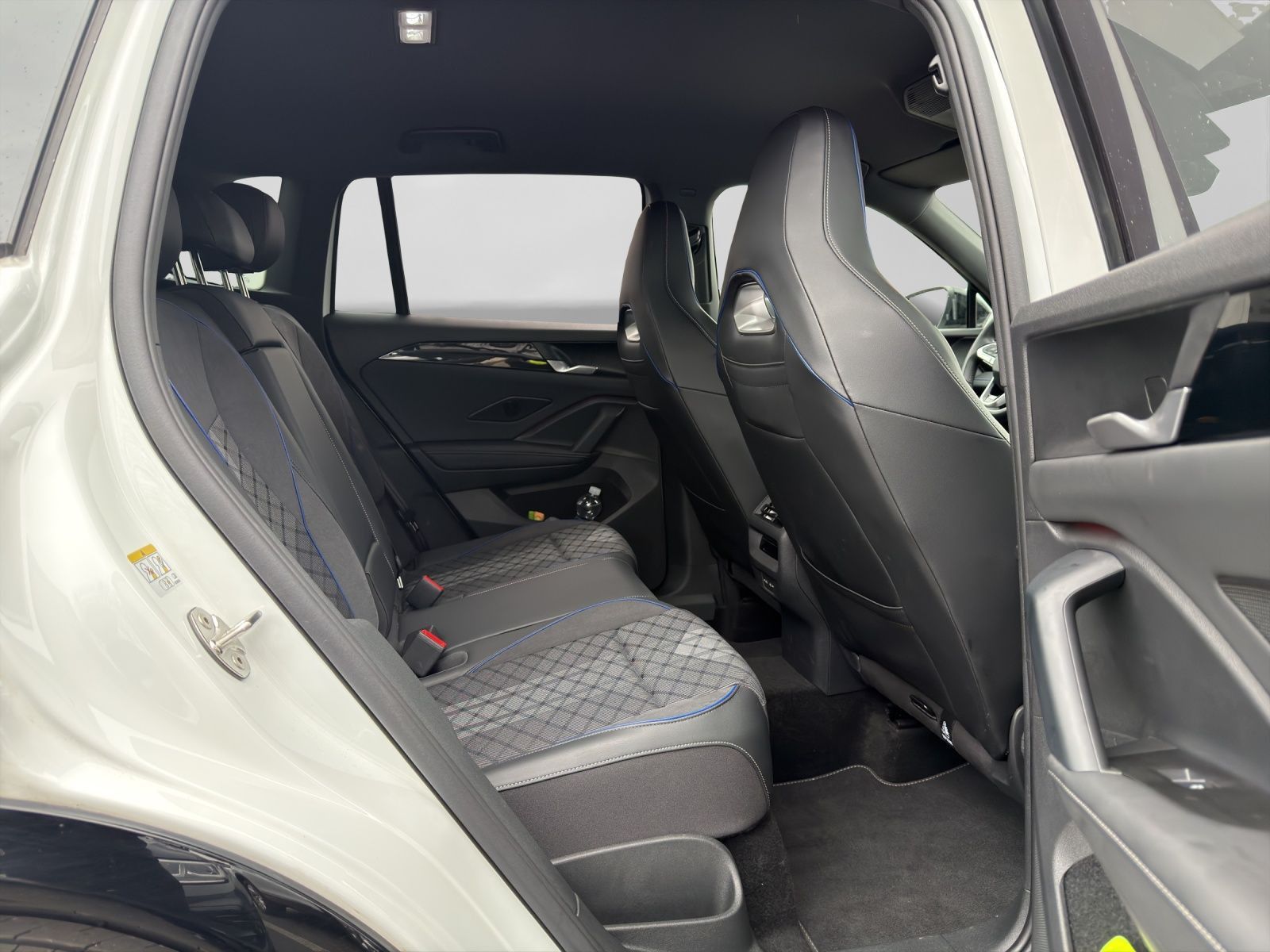 Volkswagen Tiguan 2.0 TDI DSG 4M R-LINE BLACK MATRIX AHK foto 6