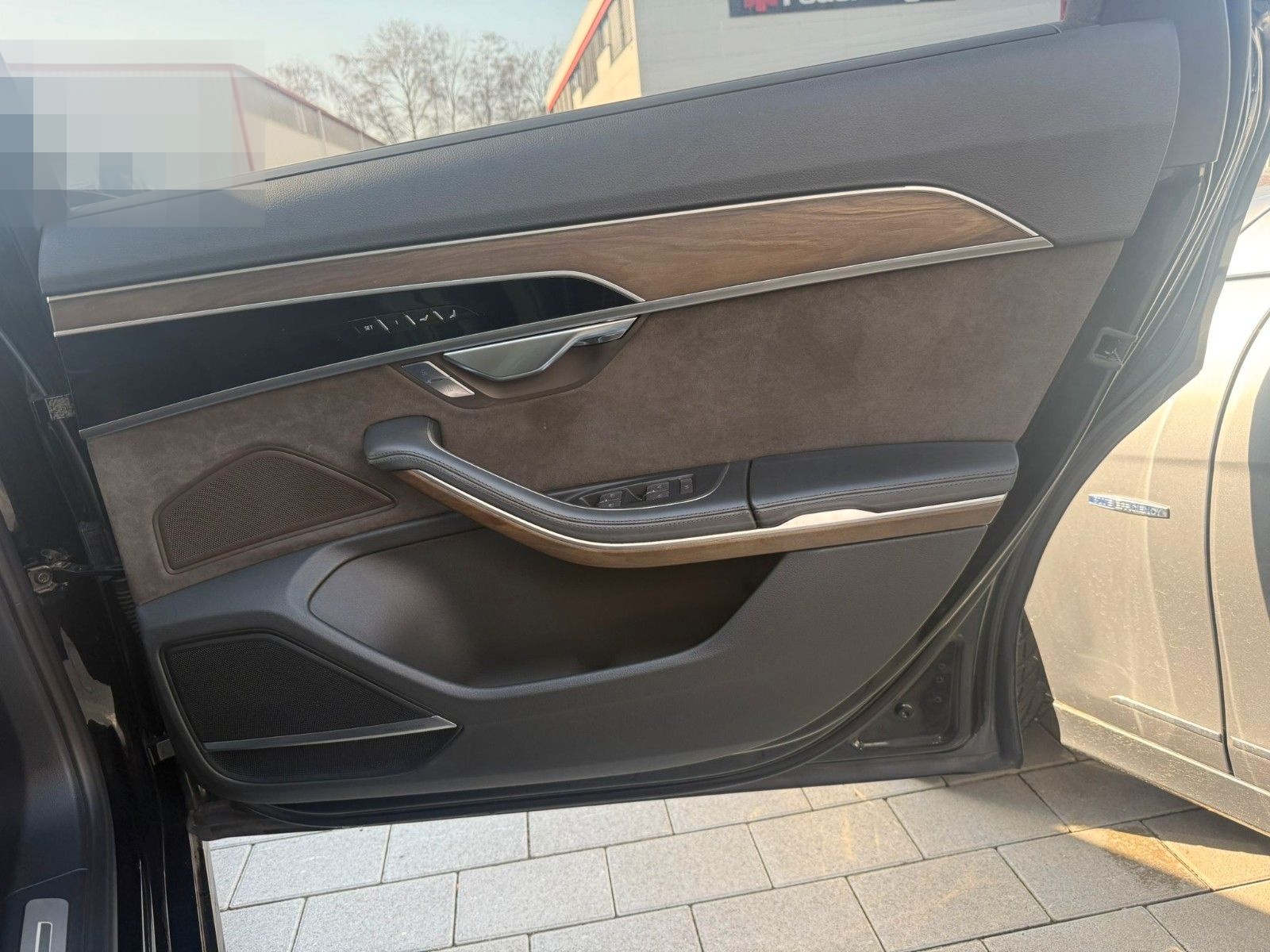 Audi A8 50 TDI L quattro foto 15