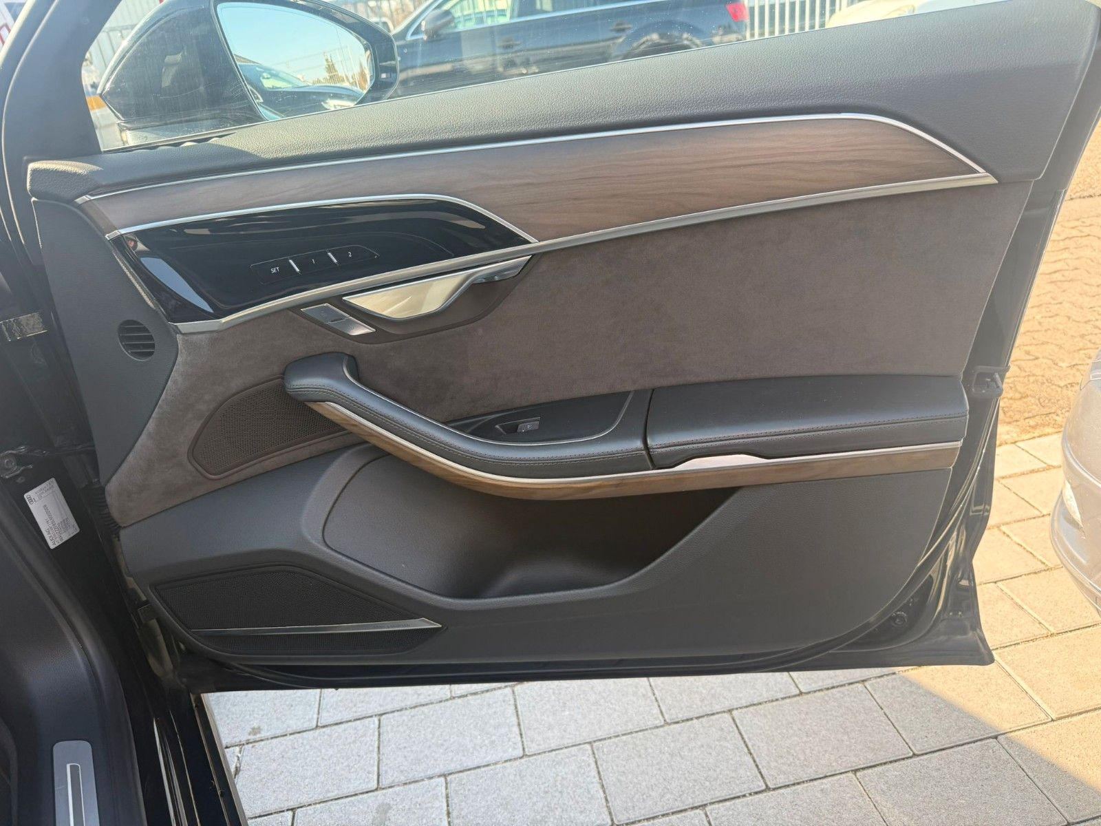 Audi A8 50 TDI L quattro foto 19