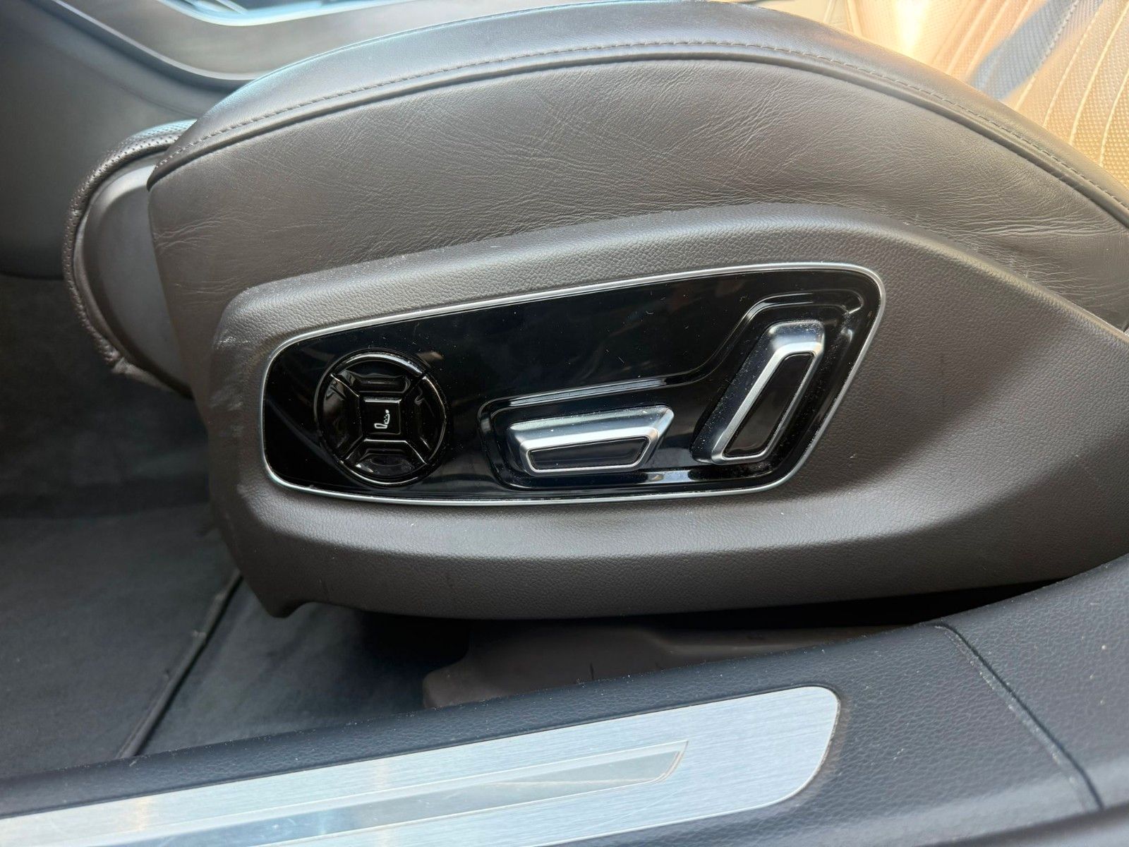 Audi A8 50 TDI L quattro foto 21